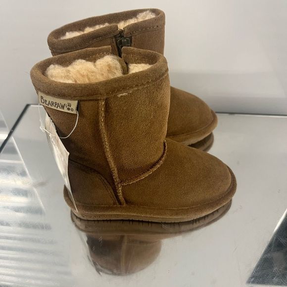 NWT Kids BearPaw Suede Boots - Picture 2 of 3
